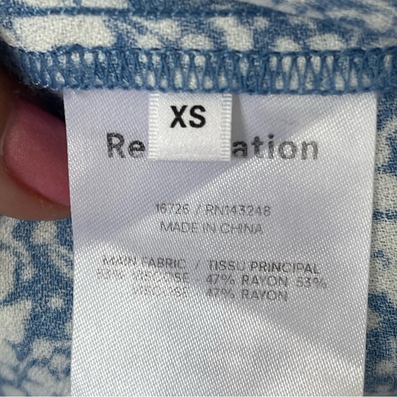 Reformation Laurent Mini Dress Wrap Floral Blue White Size XS - Picture 3 of 4